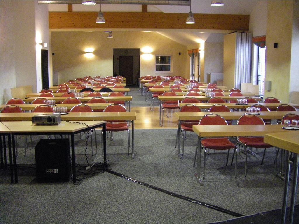 Euroville Jugend- Und Sporthotel Naumburg  Exterior foto